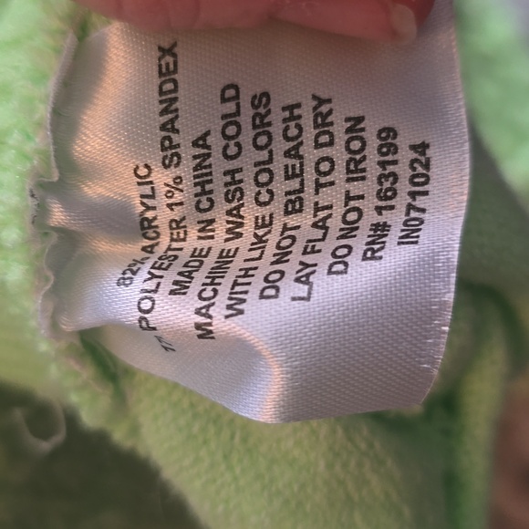 2 piece Kids Frog Winter Hat and Gloves! Unisex. - Picture 8 of 8